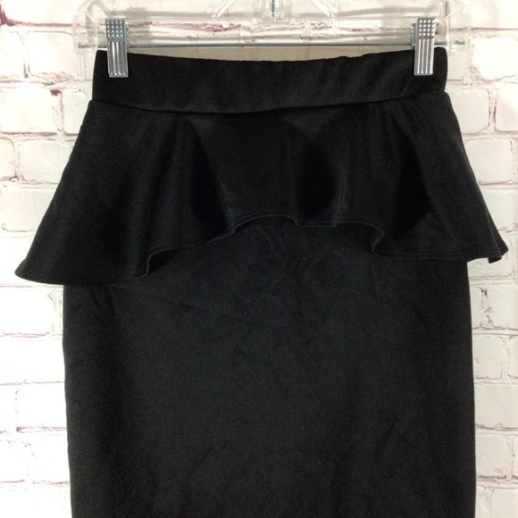 Charlotte Russe Black Ruffle Peplum Mini Skirt - Picture 2 of 9